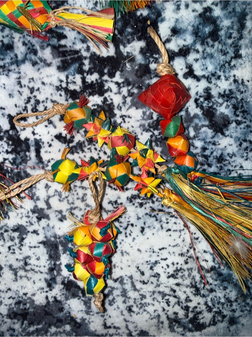 NEW Bird Toy Bundle Natural Woven Chew Toys Parrot Conure Cockatiel Set Colorful - Picture 5 of 6